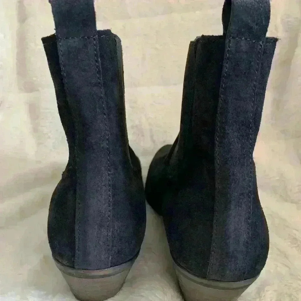 Black suede chelsea boots like NEW size 6.5 - Picture 2 of 5